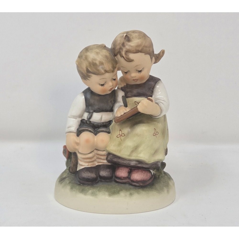 Goebel Hummel 346 Smart Little Sister TMK7 Vintage Germany Figurine 4.5in